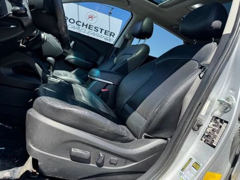 Used 2012 Hyundai Tucson Limited w/ Premium Pkg FWD image 5