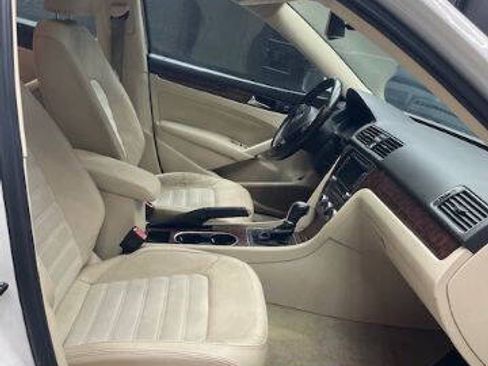 Used 2013 Volkswagen Passat TDI SEL Premium FWD image 18