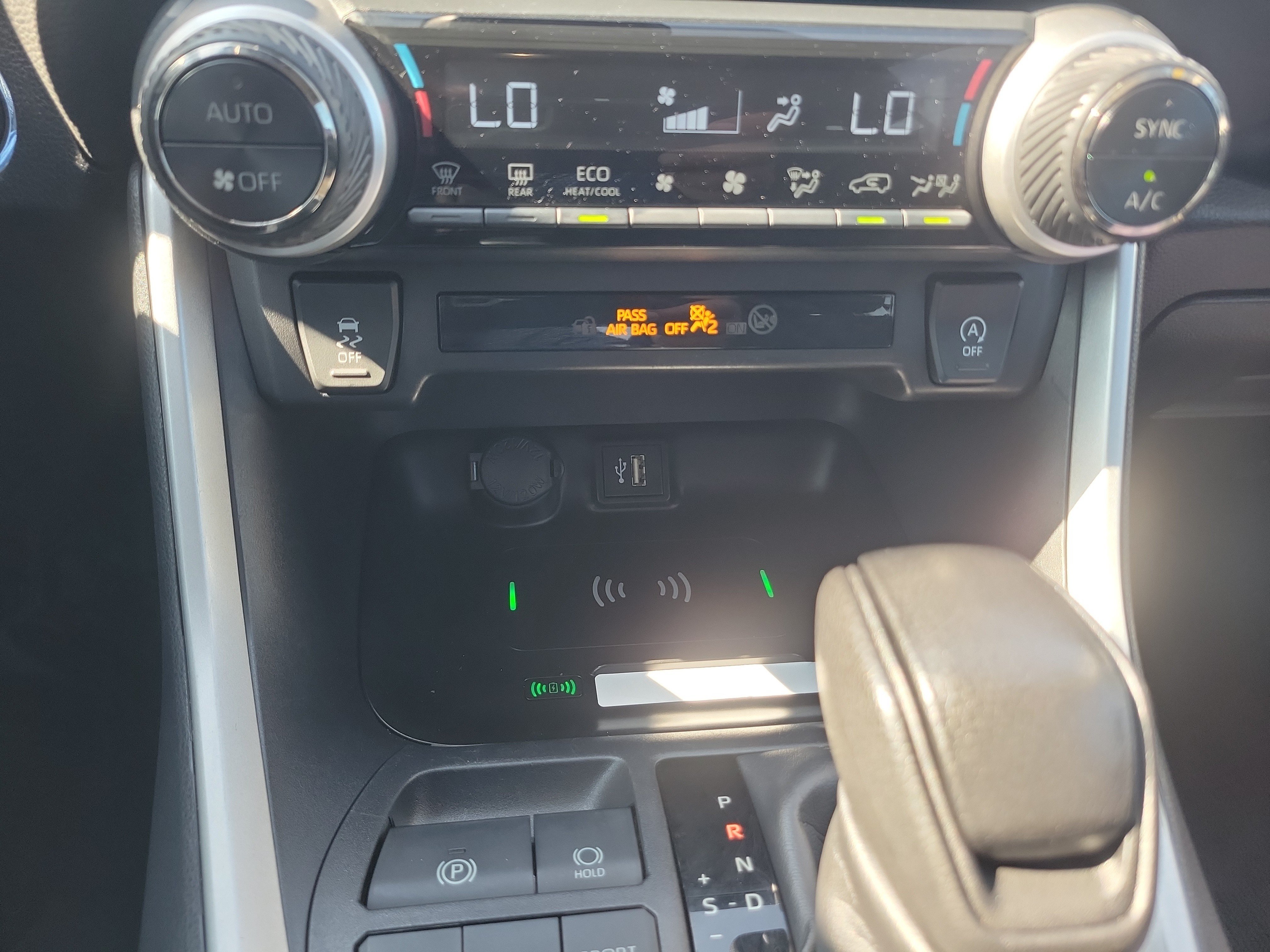 Used 2024 Toyota RAV4 XLE w/ Convenience Package FWD image 25
