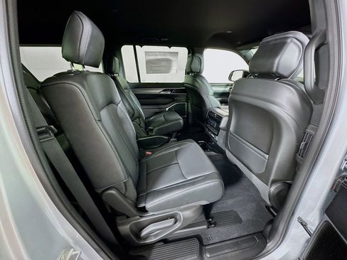 New 2026 Jeep Grand Wagoneer L Limited AWD/4WD image 29