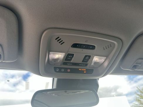 Used 2016 Chevrolet Malibu Premier w/ Driver Confidence Package II image 18