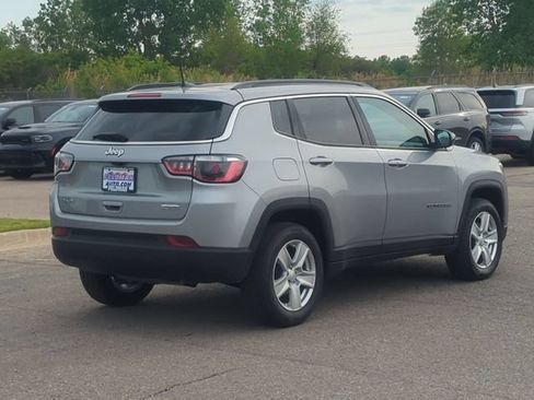 Used 2022 Jeep Compass Latitude AWD/4WD image 3