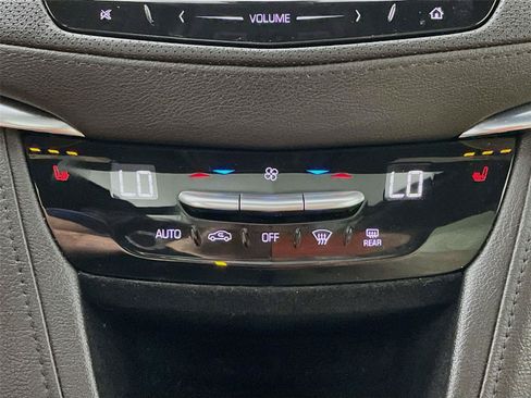 Used 2018 Cadillac XT5 Luxury w/ Driver Awareness Package FWD image 23