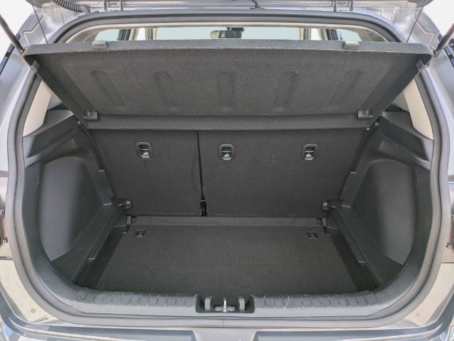 Used 2025 Hyundai Venue SEL FWD image 13