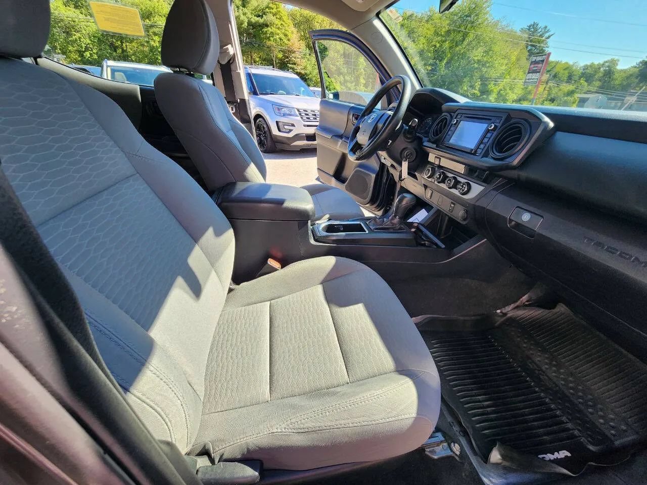 Used 2017 Toyota Tacoma SR w/ Tow Package AWD/4WD image 14