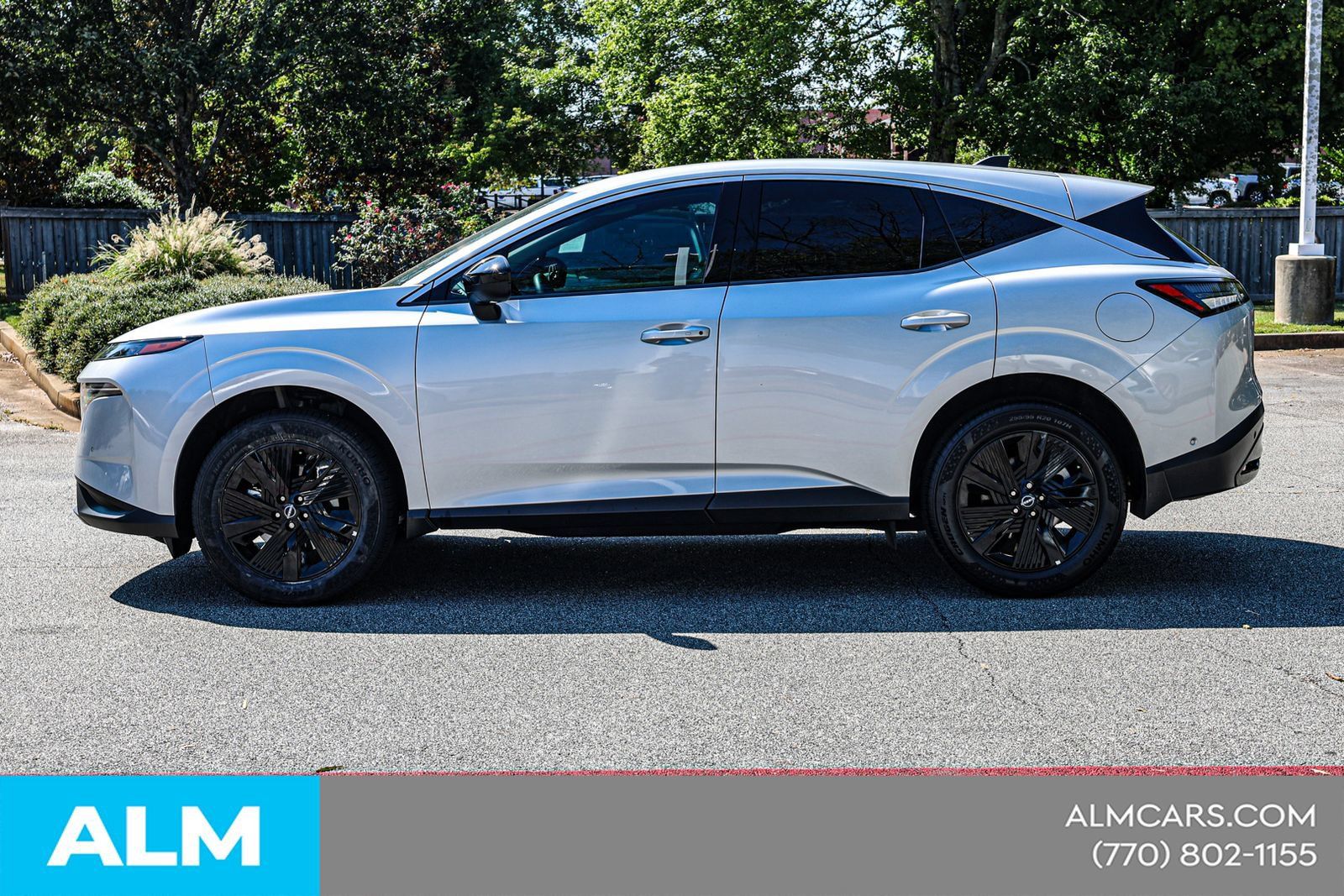 Certified 2025 Nissan Murano SV FWD image 9