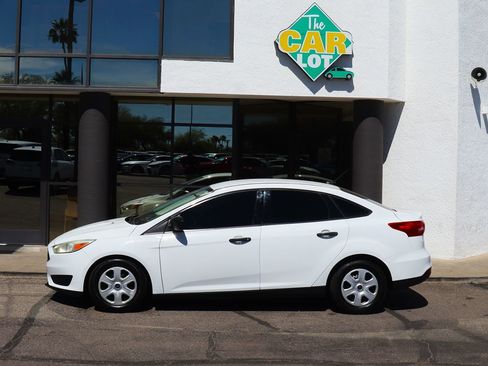 Used 2017 Ford Focus S image 8