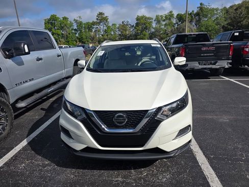 Certified 2020 Nissan Rogue Sport SV image 2