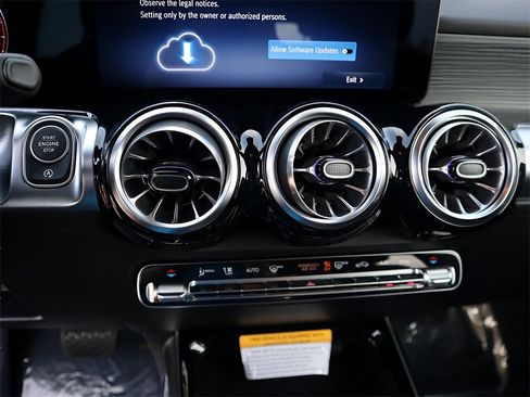 New 2026 Mercedes-Benz GLB 250 4MATIC image 44