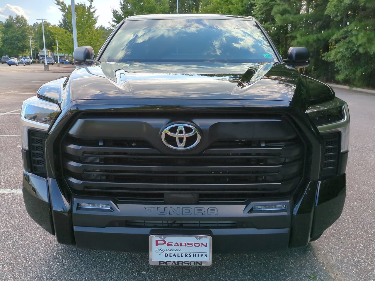 Used 2025 Toyota Tundra SR5 w/ SR5 Premium Package AWD/4WD image 9