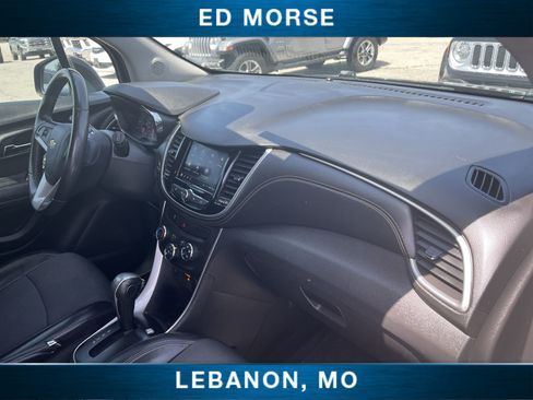Certified 2020 Chevrolet Trax LT w/ LT Convenience Package FWD image 26