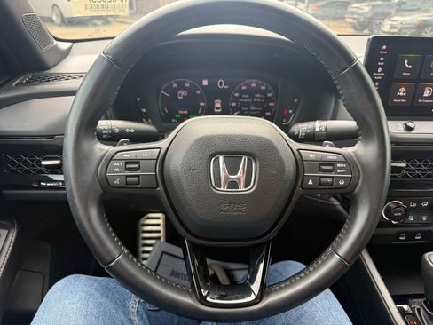 Used 2023 Honda Accord Sport image 11