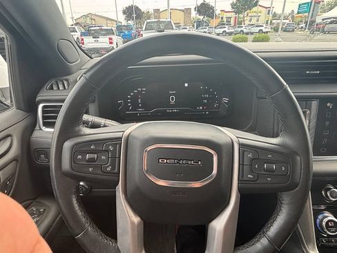 Used 2022 GMC Yukon Denali AWD/4WD image 10