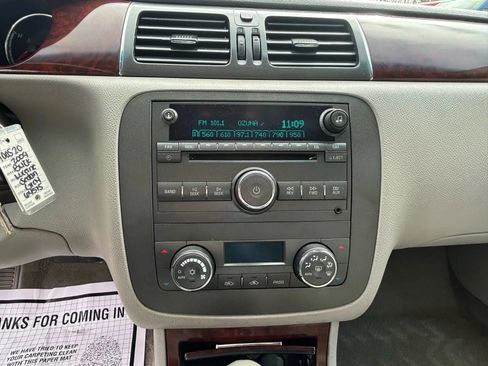 Used 2009 Buick Lucerne CXL image 12