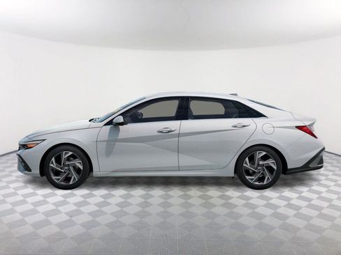 New 2026 Hyundai Elantra Limited image 3
