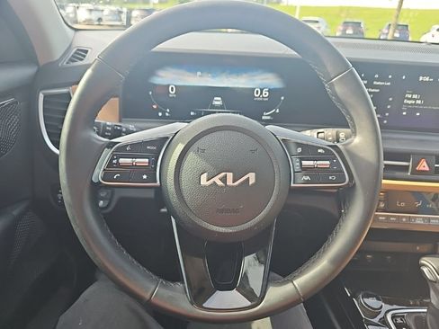 Used 2025 Kia Seltos EX w/ EX Sunroof Package AWD/4WD image 32