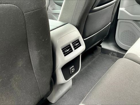 Used 2023 GMC Terrain SLE w/ Driver Convenience Package image 10