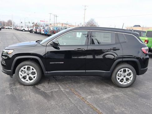 New 2026 Jeep Compass Latitude image 18