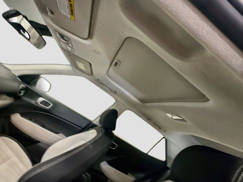Used 2025 Hyundai Venue SEL FWD image 26