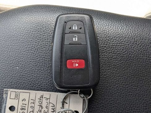 Used 2021 Toyota RAV4 XLE FWD image 27