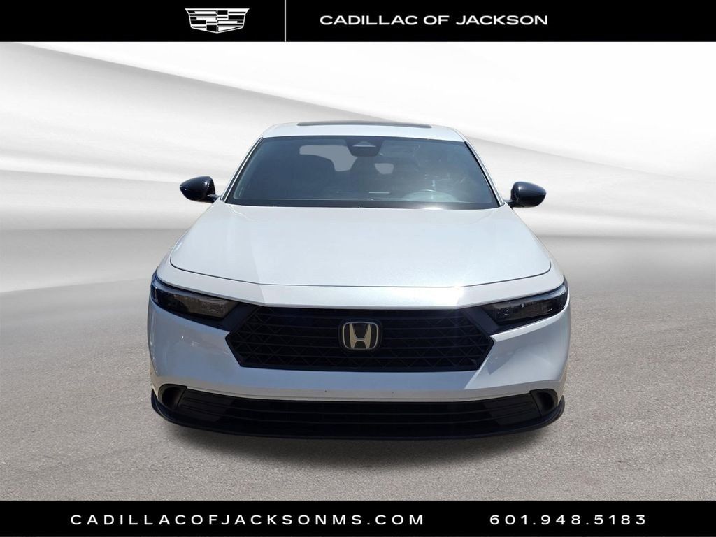 Used 2023 Honda Accord Sport image 2