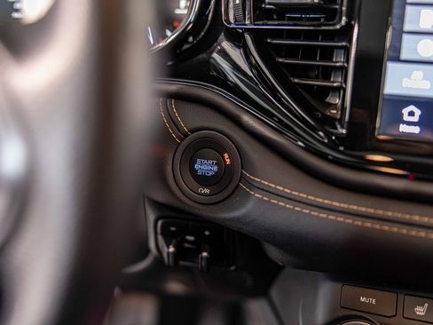 Used 2025 Dodge Durango R/T image 28