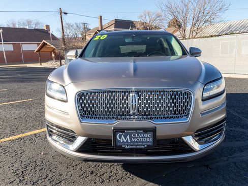 Used 2020 Lincoln Nautilus Reserve w/ Equipment Group 202A image 4