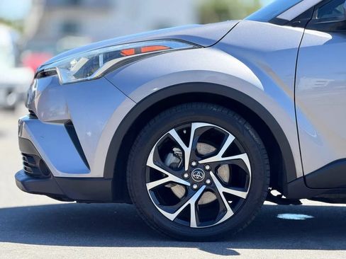 Used 2018 Toyota C-HR XLE FWD image 10