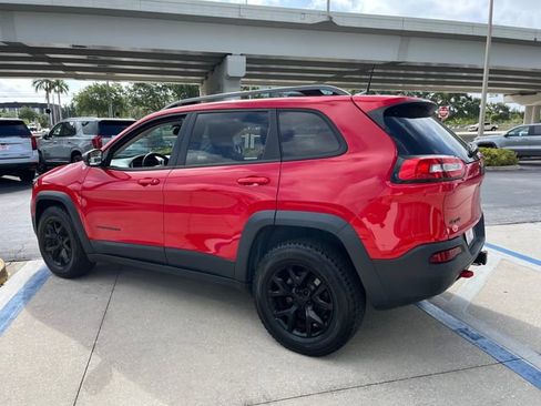 Used 2017 Jeep Cherokee Trailhawk w/ Trailer Tow Group AWD/4WD image 5
