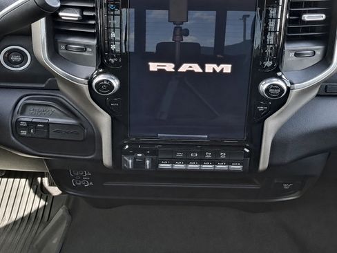 Used 2023 RAM 3500 Laramie AWD/4WD image 10