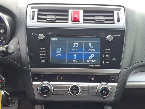 Used 2017 Subaru Outback 2.5i Premium image 6