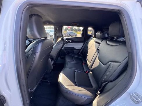 Used 2025 Jeep Compass Limited AWD/4WD image 11