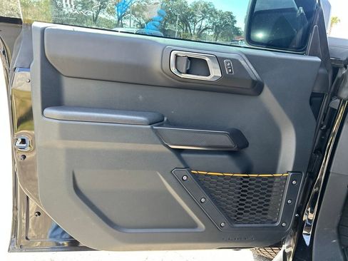 Used 2024 Ford Bronco Badlands image 9
