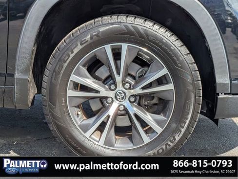 Used 2016 Toyota Highlander XLE image 10