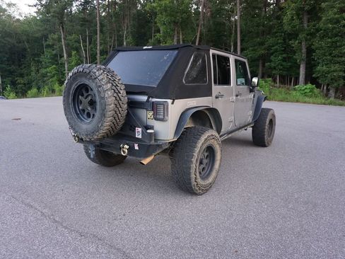 Used 2016 Jeep Wrangler Unlimited Sport AWD/4WD image 17