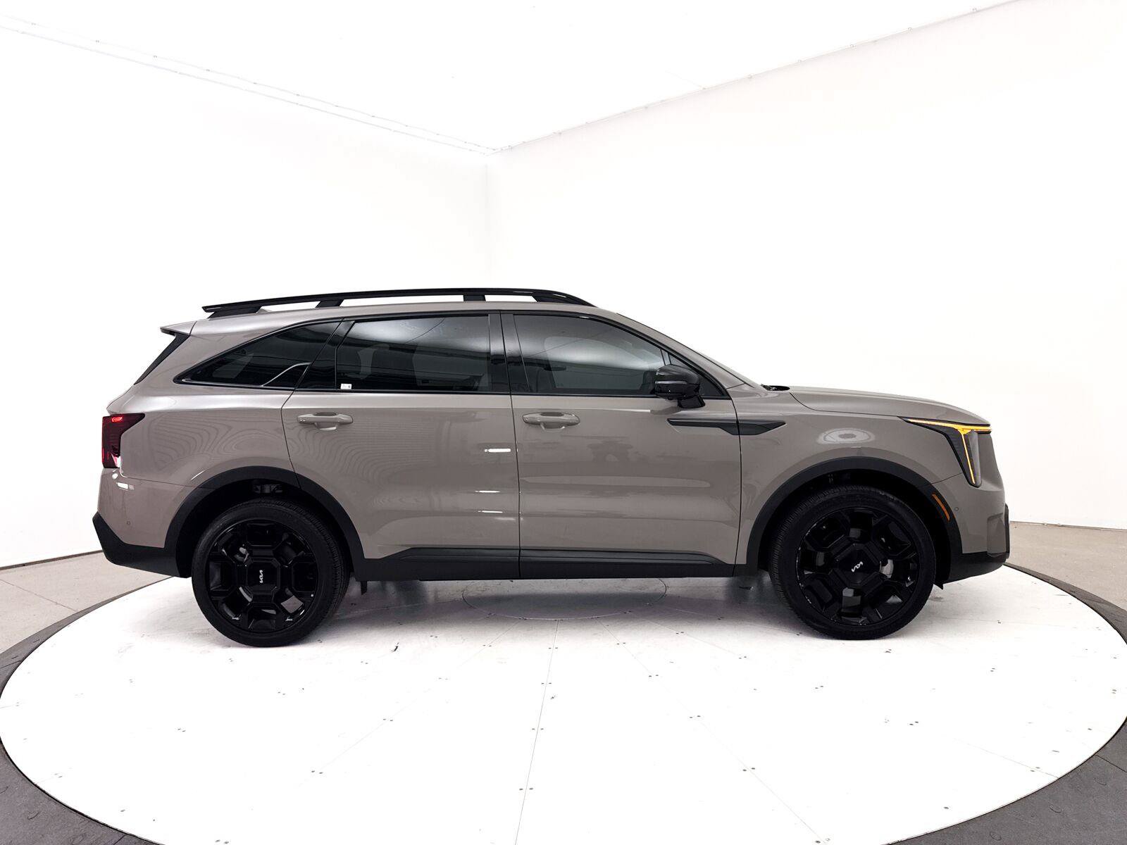Used 2024 Kia Sorento SX AWD/4WD image 43