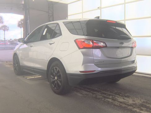 Used 2020 Chevrolet Equinox LS w/ LS Convenience Package AWD/4WD image 6