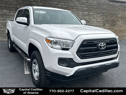 Used 2017 Toyota Tacoma SR image 1