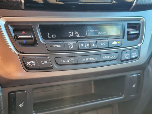 Used 2022 Honda Pilot Sport image 13