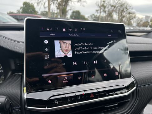 New 2026 Jeep Compass Latitude image 24