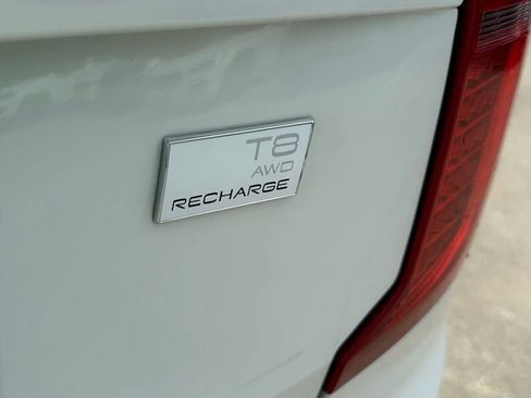 Used 2024 Volvo XC90 T8 Plus w/ Protection Package Premier AWD/4WD image 7