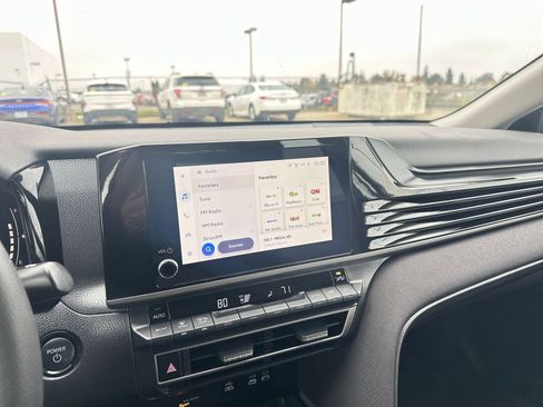 Used 2025 Toyota Camry LE image 21