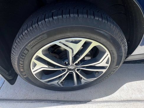Used 2020 Hyundai Santa Fe SEL FWD image 11