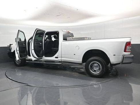 Used 2024 RAM 3500 Big Horn AWD/4WD image 54