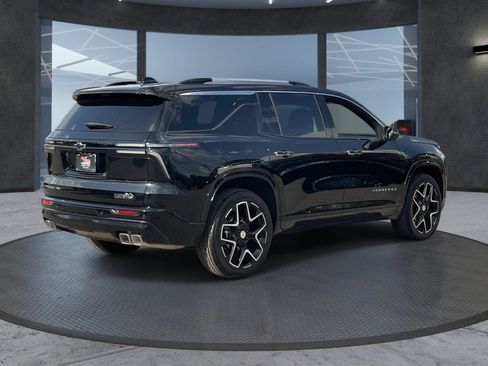 Used 2026 Chevrolet Traverse High Country AWD/4WD image 6