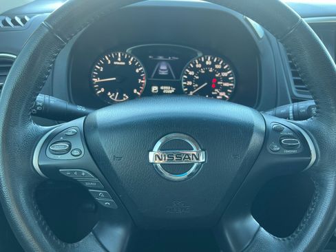 Used 2015 Nissan Pathfinder SV image 21