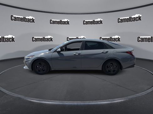 Used 2023 Hyundai Elantra SEL FWD image 4