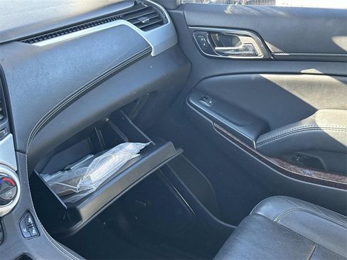 Used 2017 GMC Yukon SLT w/ Open Road Package image 32