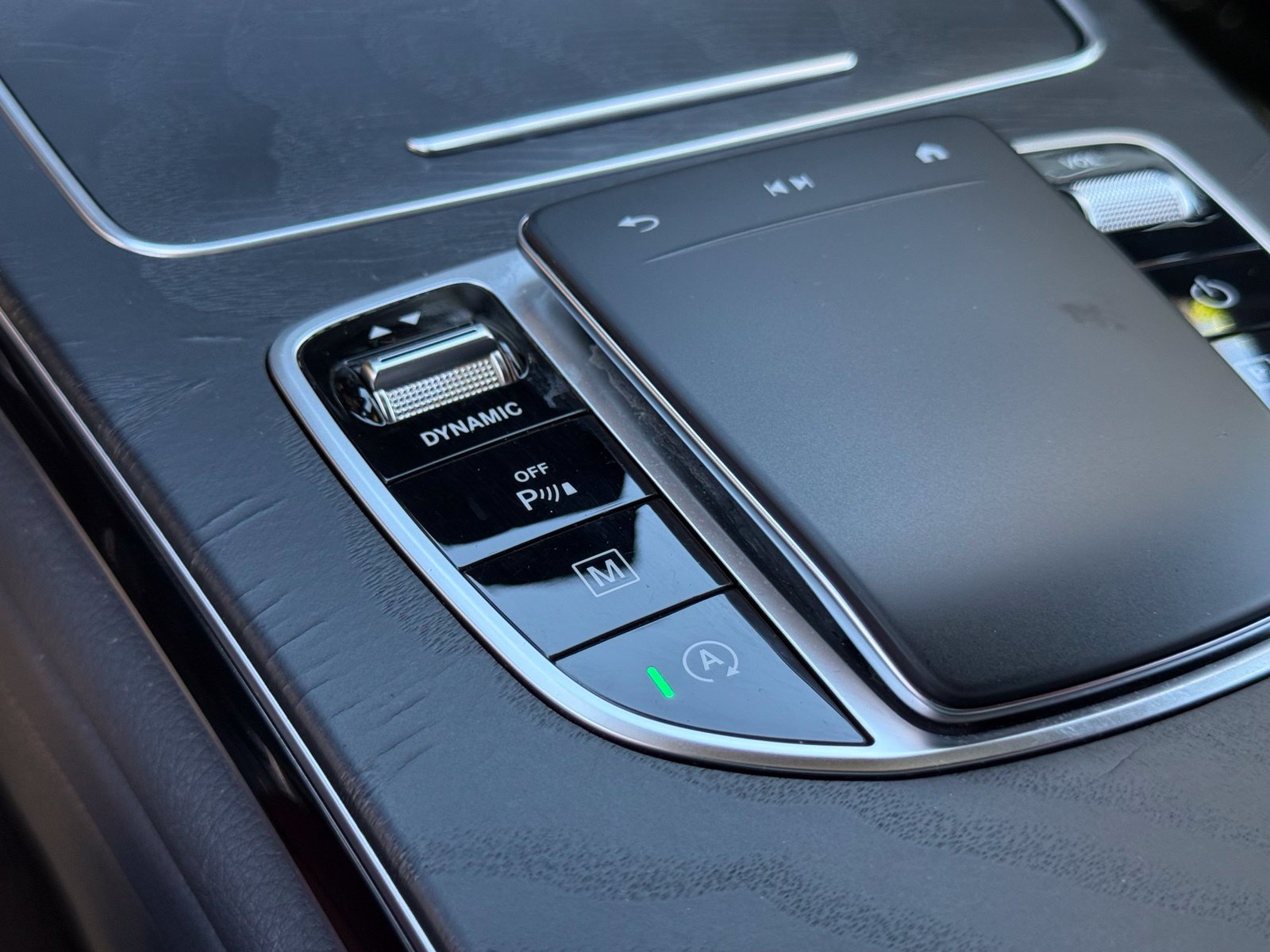 Used 2022 Mercedes-Benz GLC 300 4MATIC Coupe image 36