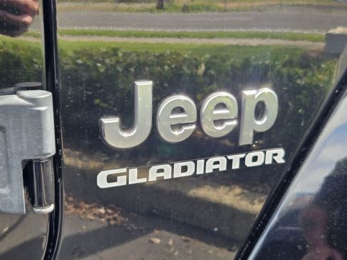 Used 2020 Jeep Gladiator Overland AWD/4WD image 27